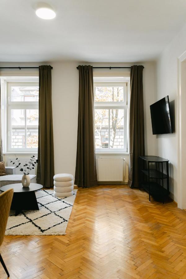 Cozy Apt Perfect For 4-6 Tv Metro Self-Checkin Viena Exterior foto